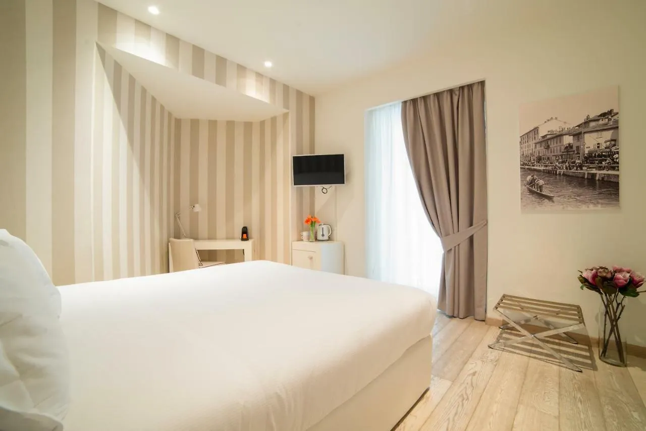 Rooms Milano Duomo 2*, מילאנו איטליה