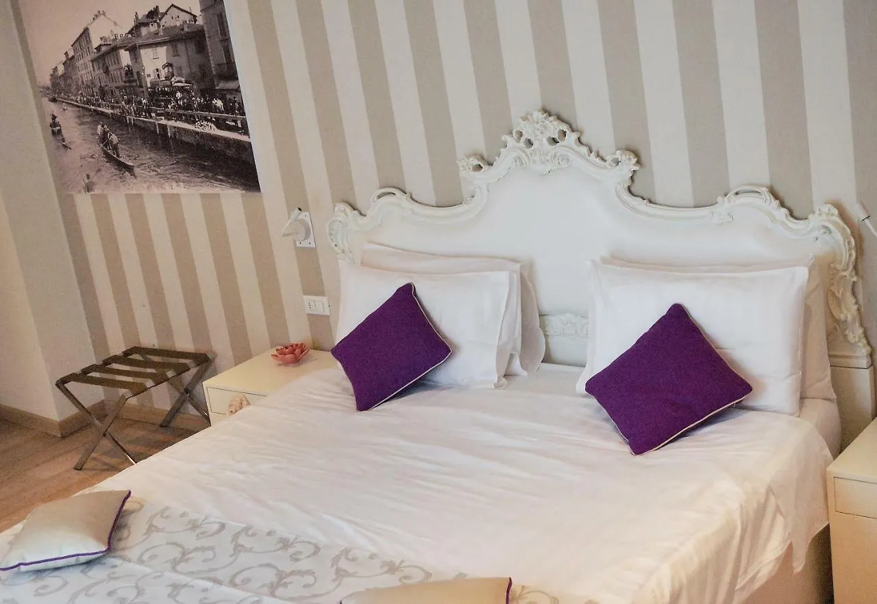 Rooms Milano Duomo 2*, מילאנו איטליה