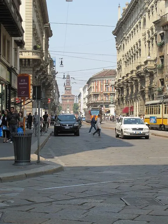 Rooms Milano Duomo 2*, Milan