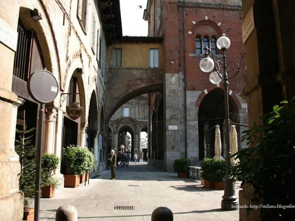 Rooms Milano Duomo 2*, Milan Italie